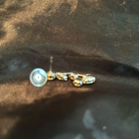 And Lovely Big Rhinestone Statement Necklace & Earring Set - Picture 5 of 13